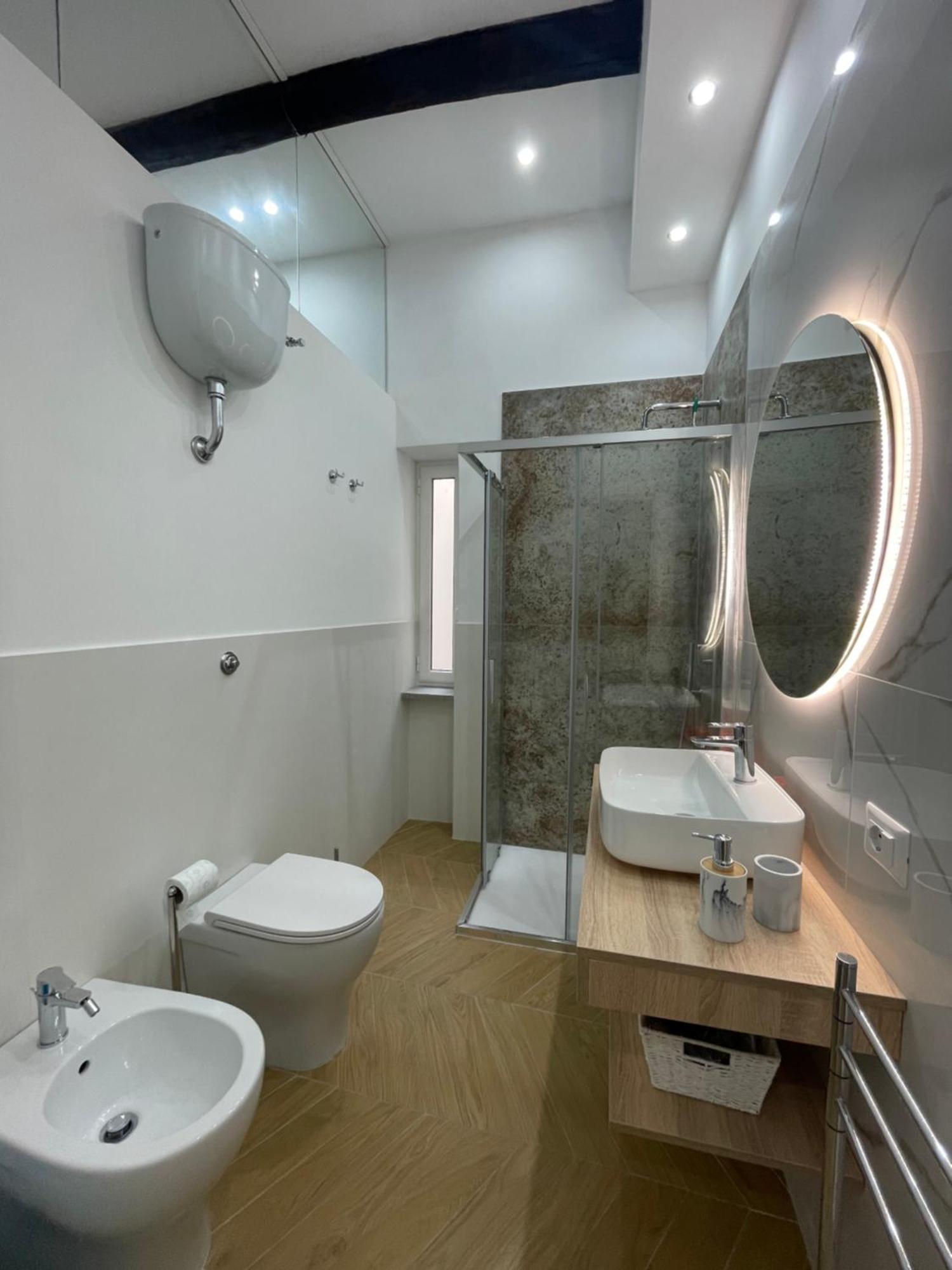 Gennarino Apartments - Panorama Suite With Balcony And Urban Loft Неаполь Экстерьер фото